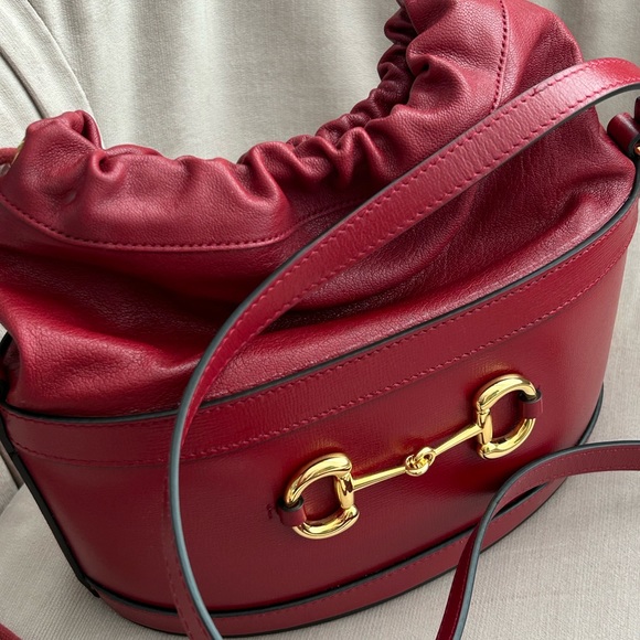 GUCCI horsebit bucket bag 1955 in red - Picture 3 of 6